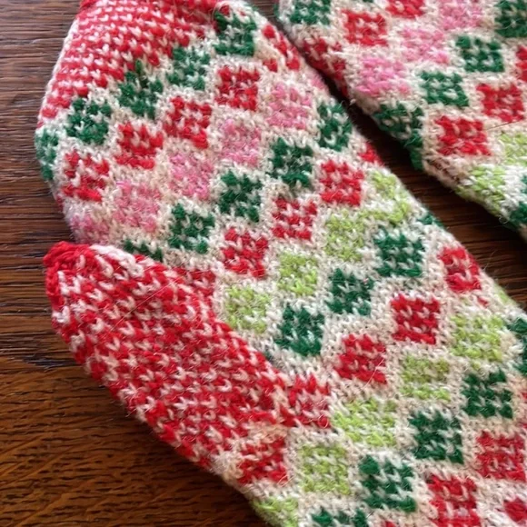 GIFTED Wool Mittens Vintage Handmade - Picture 3 of 4